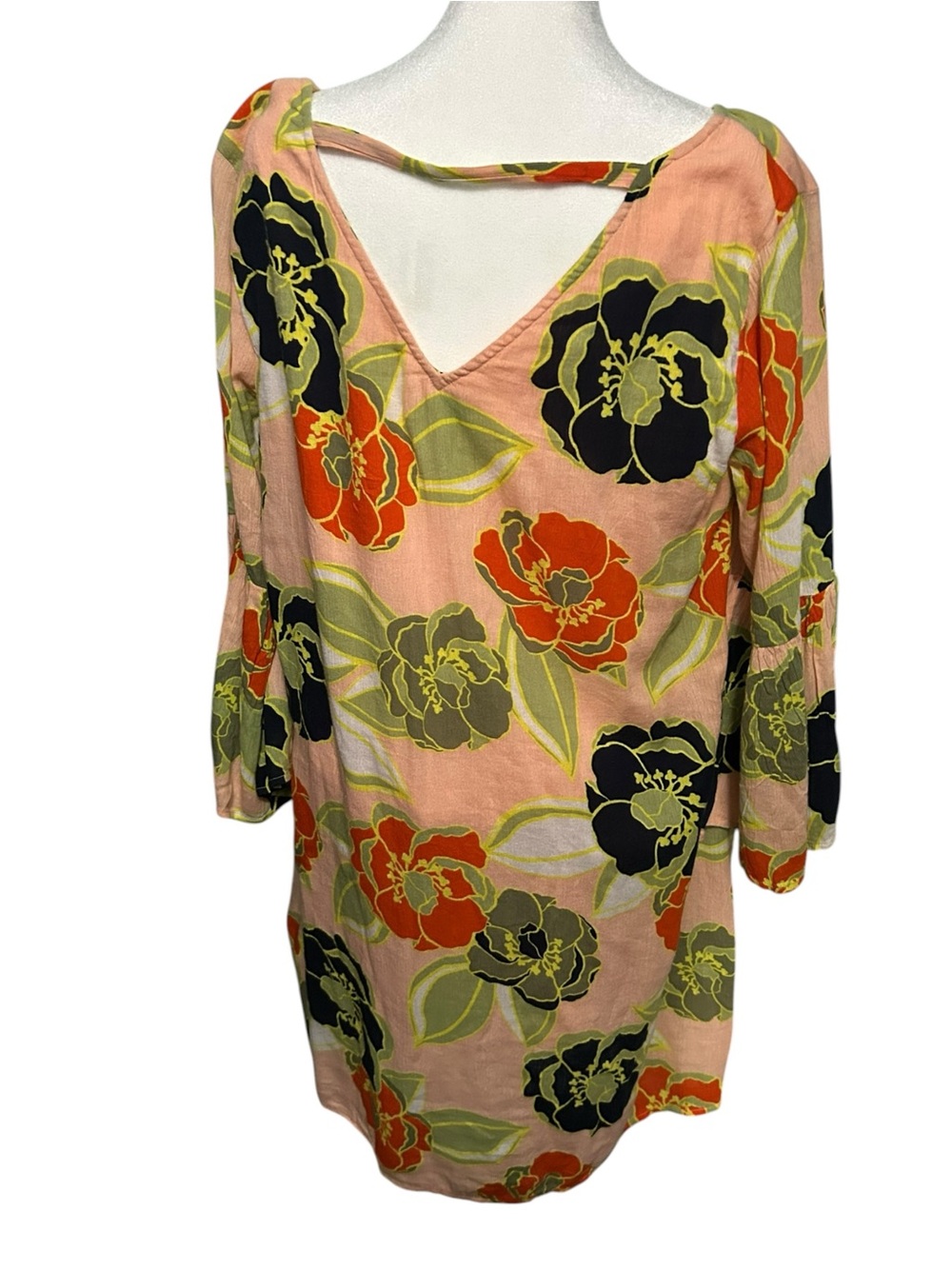 Crown & Ivy NWT Peach Floral V-Neck Dress - Picture 2 of 6